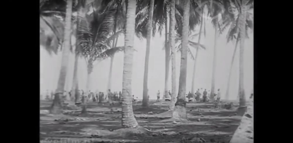 Video letusan Anak Krakatau 1927, gunung masih di bawah laut