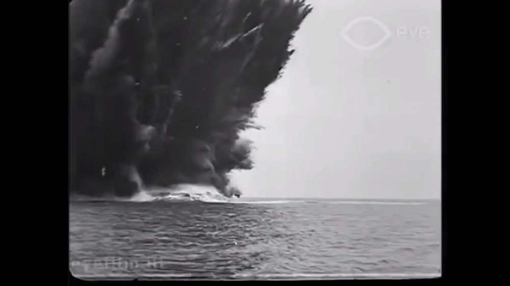 Video letusan Anak Krakatau 1927, gunung masih di bawah laut