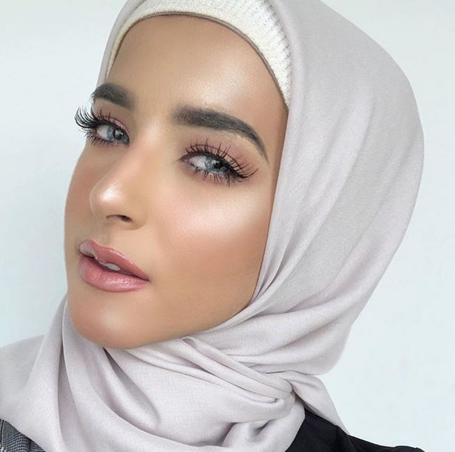 13 Pesona Tasya Farasya saat berhijab, cantik maksimal