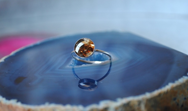 15 Perhiasan unik dari pusar bayi ini nyeleneh tapi indah