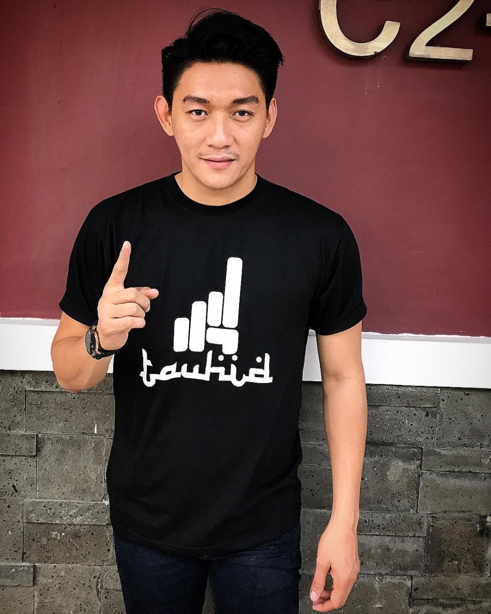 Perjalanan karier Ifan Seventeen dari bermusik hingga politik