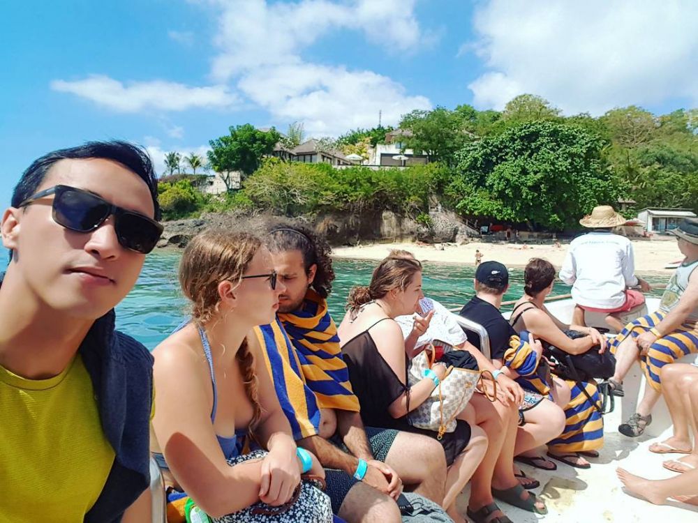 11 Potret keseharian Rifai Pamone, doyan traveling