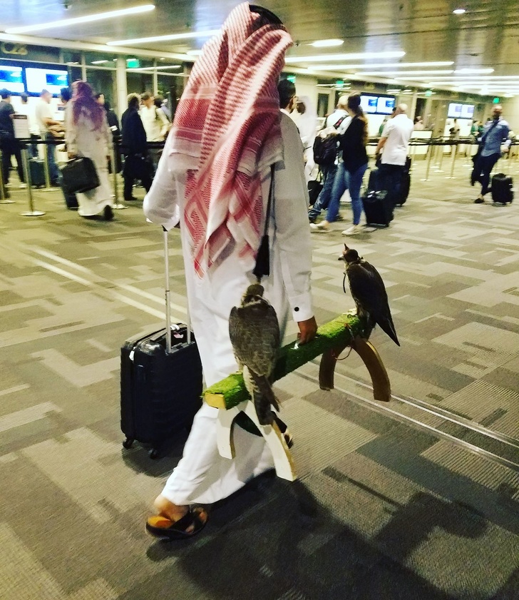 15 Kelakuan nyeleneh orang di bandara ini bikin geleng-geleng
