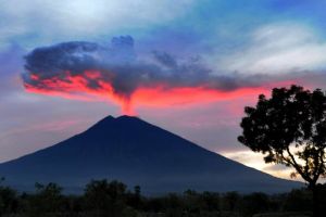 5 Erupsi gunung Indonesia pengaruhi iklim dunia, termasuk Krakatau