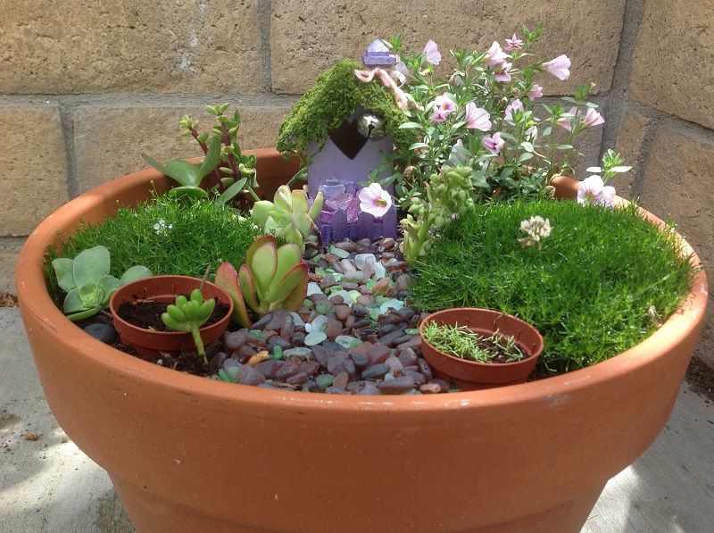 16 Kreasi taman mini ini keren, desainnya bisa jadi inspirasi