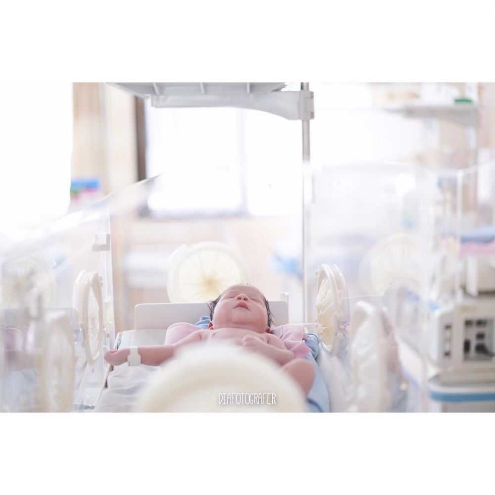 7 Momen persalinan putri Tarra Budiman - Gya Sadiqah