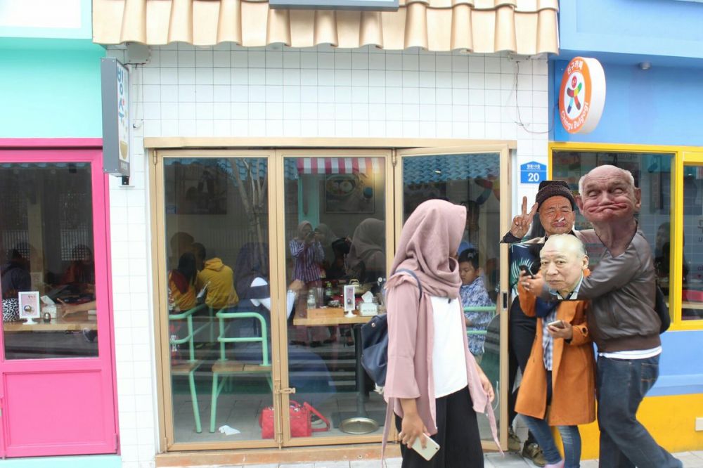 Gara-gara salah ketik, 15 editan foto cewek ini hasilnya kocak