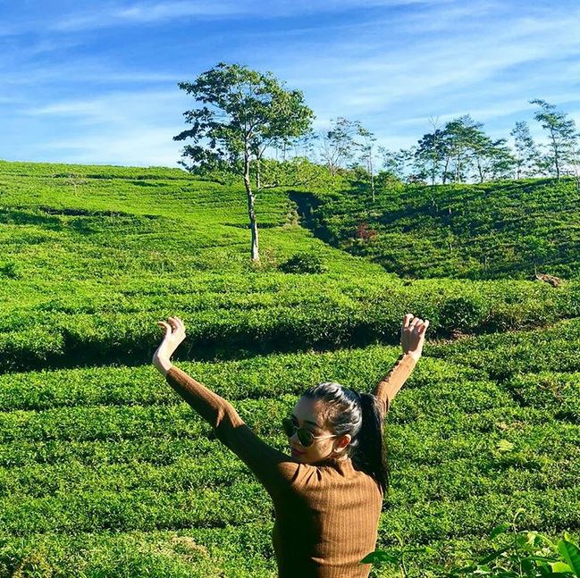 10 Gaya liburan Aura Kasih, dari gunung hingga pantai