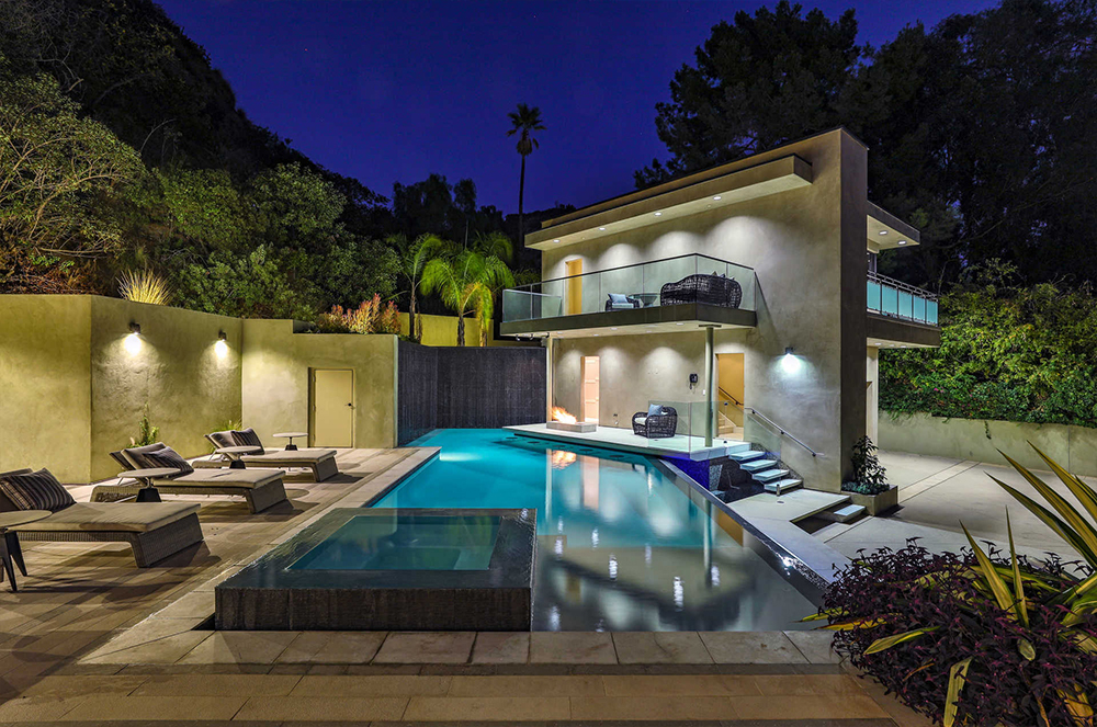 10 Potret rumah mewah Rihanna yang dijual seharga Rp 107 miliar