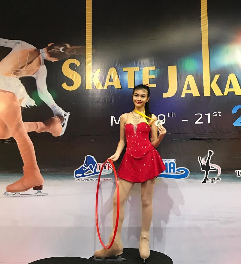 10 Pesona Sasi, putri Anjasmara & Dian Nitami jago ice skating