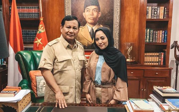 7 Seleb ini foto bareng Prabowo Subianto, gayanya ekspresif