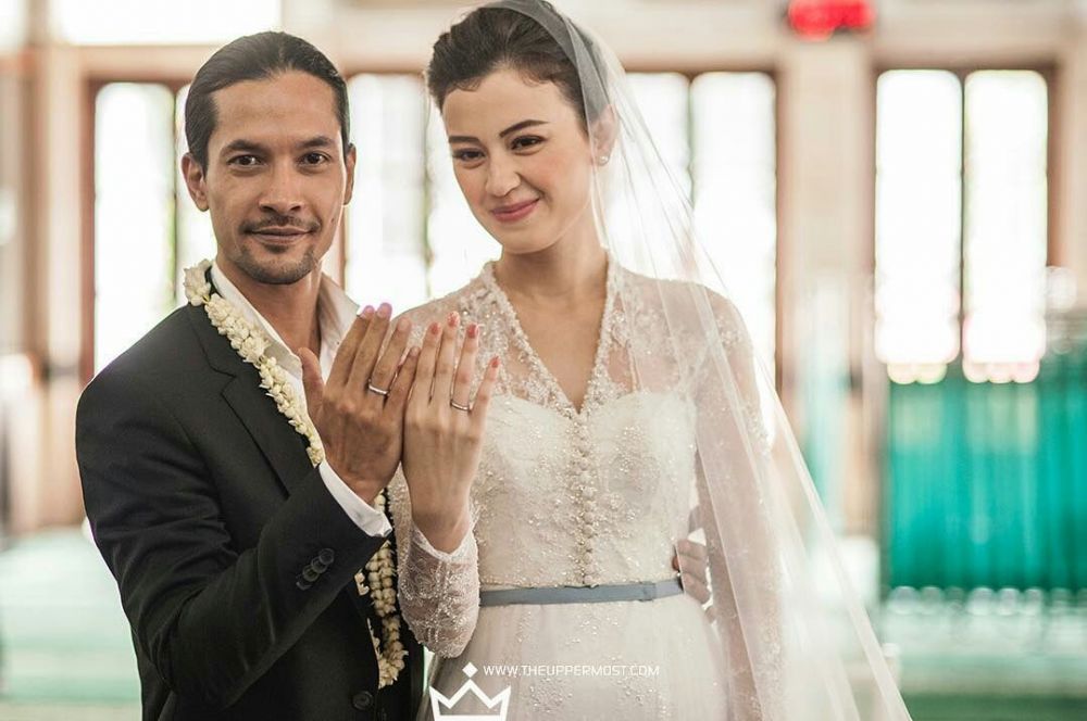 10 Seleb menikah diam-diam di tahun 2018, terbaru Aura Kasih