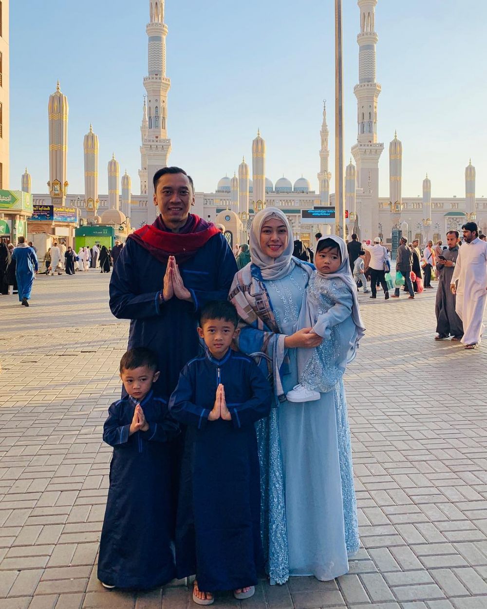 15 Potret Ibas Yudhoyono umrah ajak istri & tiga anaknya