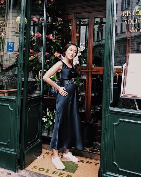 15 Foto menantu Bakrie Rosalindynata Gunawan, hamil makin cantik