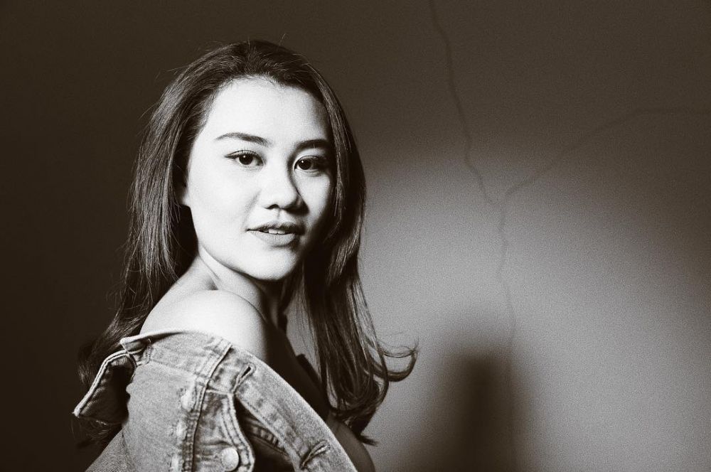 12 Pesona Aaliyah Massaid ketika pamer pundak, bikin salah fokus