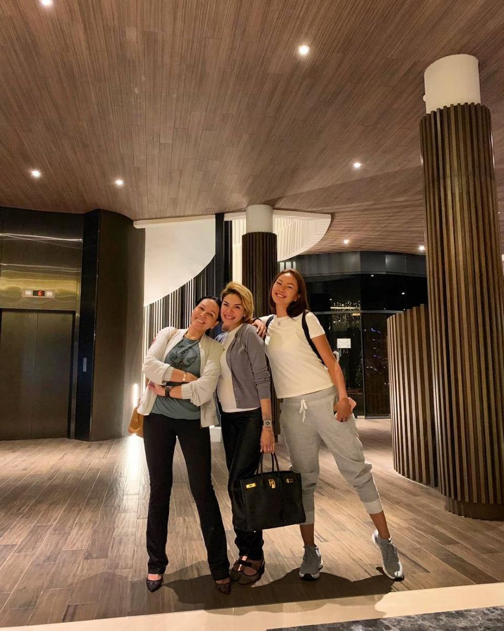 10 Penampilan Nikita Mirzani usai lepas hijab, rambutnya nyentrik