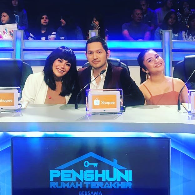 10 Penampilan Nikita Mirzani usai lepas hijab, rambutnya nyentrik