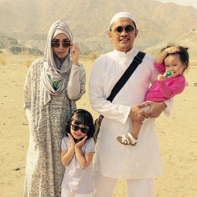 5 Seleb ini umrah bawa bayi, terbaru Ibas Yudhoyono