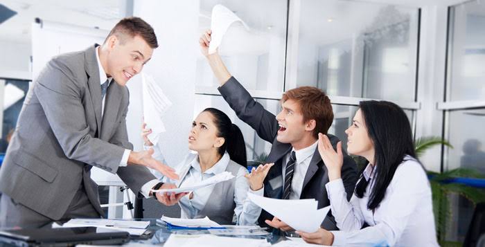 5 Cara mengatasi konflik dengan rekan kerja menurut pakar HRD