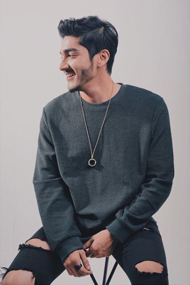 15 Pesona Isa Khan, artis Malaysia yang disebut dekat Evelin