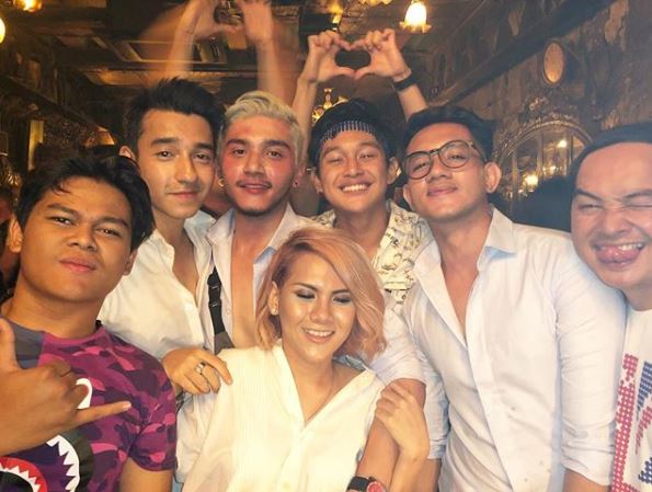 15 Pesona Isa Khan, artis Malaysia yang disebut dekat Evelin