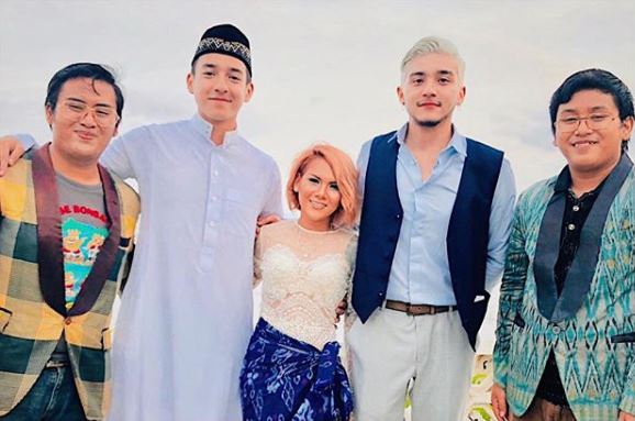 15 Pesona Isa Khan, artis Malaysia yang disebut dekat Evelin