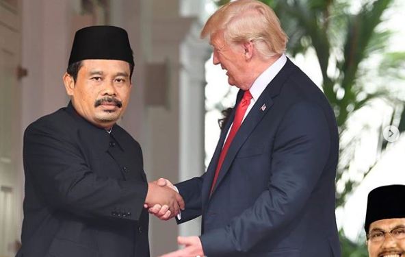 10 Editan foto Nurhadi-Aldo bareng tokoh, bikin tepuk jidat