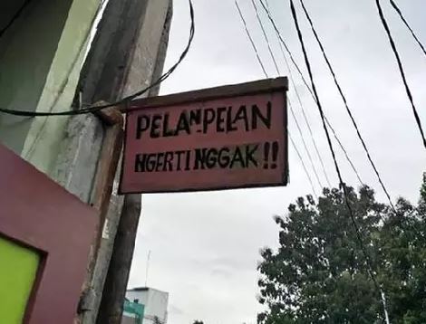13 Pengumuman di jalanan ini bikin ketawa sambil tepuk jidat