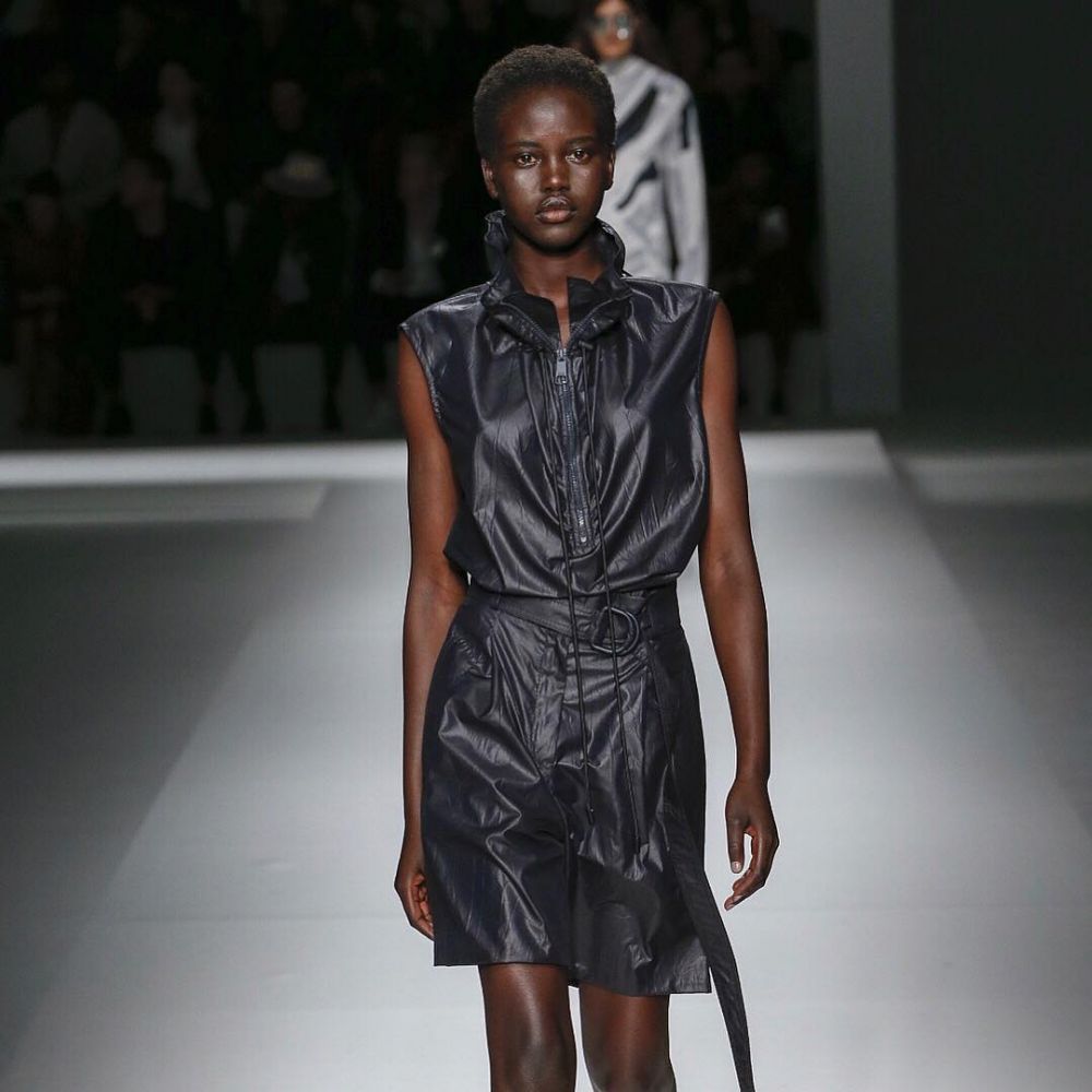 10 Potret Adut Akech, Model of the Year 2018 kalahkan Bella Hadid