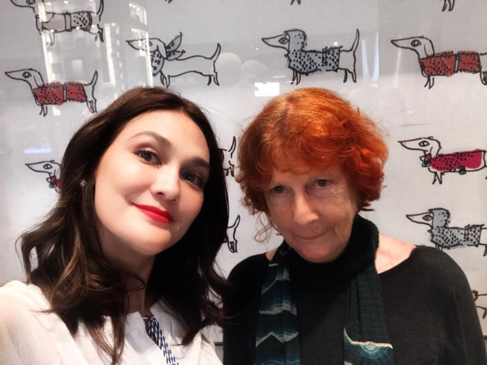 Jarang terekspos, ini 8 potret kedekatan Luna Maya dan ibundanya