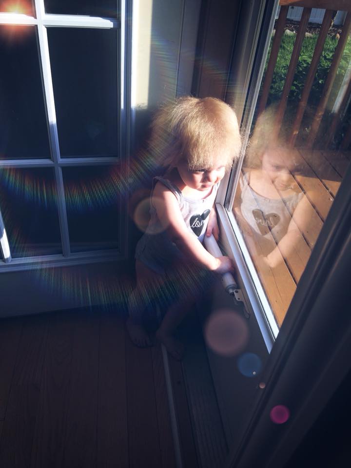 10 Potret Taylor McGowan, bayi imut dengan rambut mirip Einstein