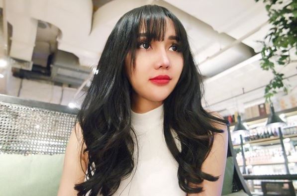 7 Foto Lucinta Luna yang disebut mirip Jennie Blackpink, setuju?