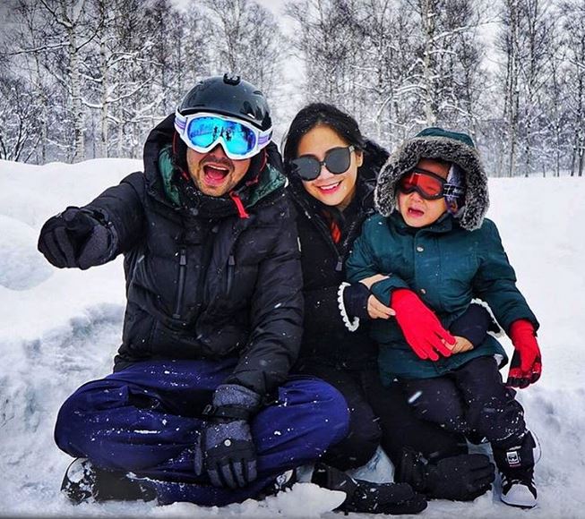 11 Potret keseruan Raffi-Gigi mainan Salju di Jepang, gokil abis