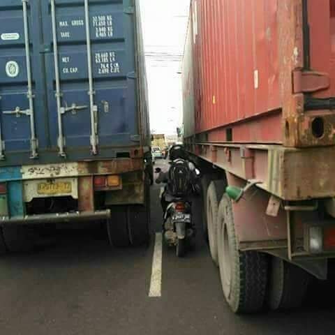 15 Foto lucu ini bukti bapak-bapak nggak pernah kehabisan ide