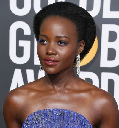 10 Seleb dengan makeup terbaik di red carpet Golden Globes 2019