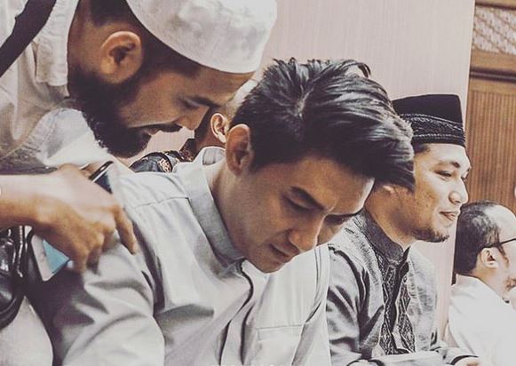 10 Potret Ifan Seventeen ikuti kajian artis usai dilanda musibah