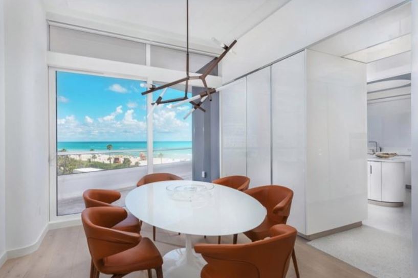 10 Potret rumah baru Kim Kardashian, harganya Rp 197 miliar