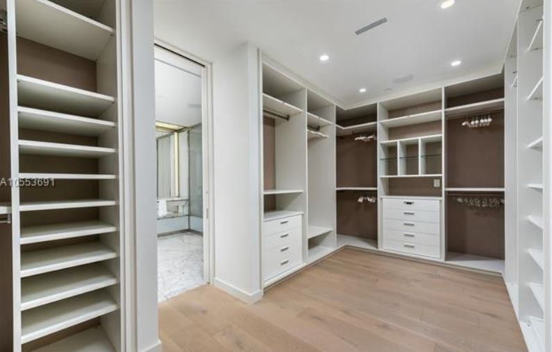 10 Potret rumah baru Kim Kardashian, harganya Rp 197 miliar