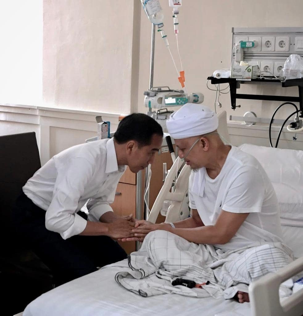 Jenguk Ustaz Arifin Ilham, begini dukungan dan doa Jokowi