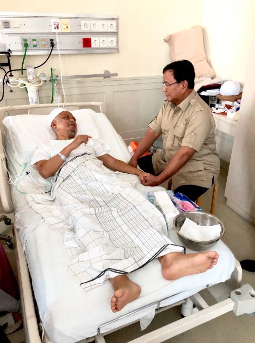 Momen Prabowo jenguk Ustaz Arifin Ilham, tunjukkan video berkuda