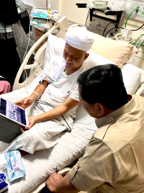 Momen Prabowo jenguk Ustaz Arifin Ilham, tunjukkan video berkuda