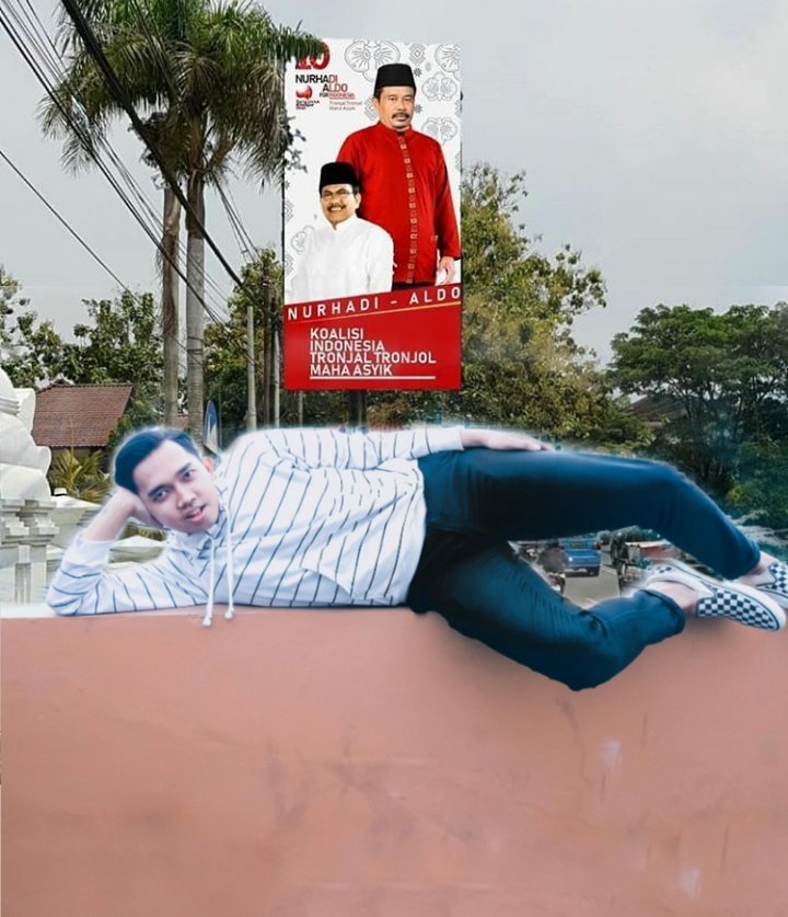 Minta ditambahin pemandangan, 12 foto editan cowok ini jadi lucu