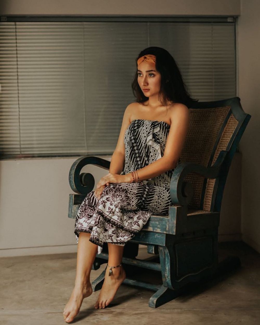 14 Pesona Naomi Zaskia kenakan busana tradisional, anggun banget