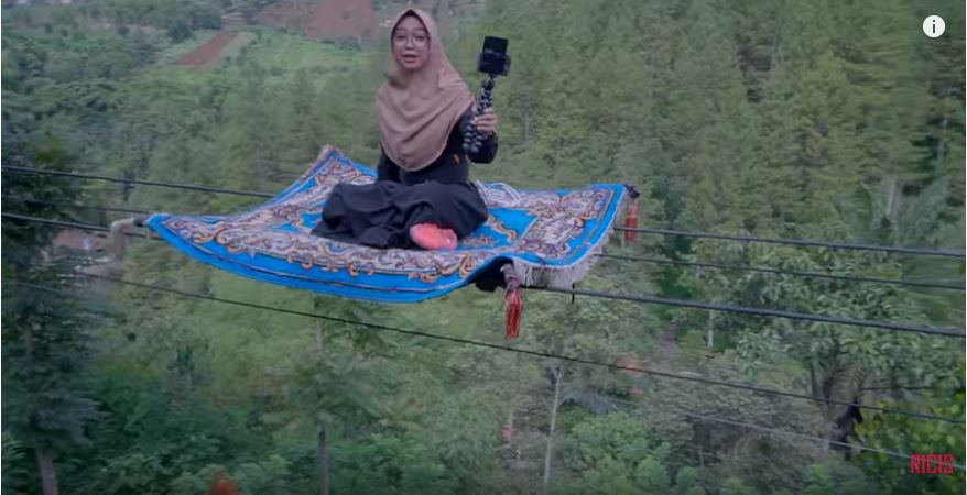 Ria Ricis liburan ekstrem di Bandung, jajal 5 wahana menantang