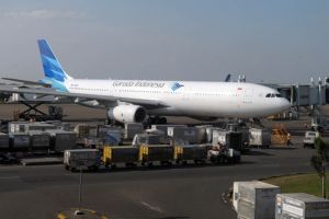 Tiket pesawat domestik mahal, warga bikin surat terbuka & petisi