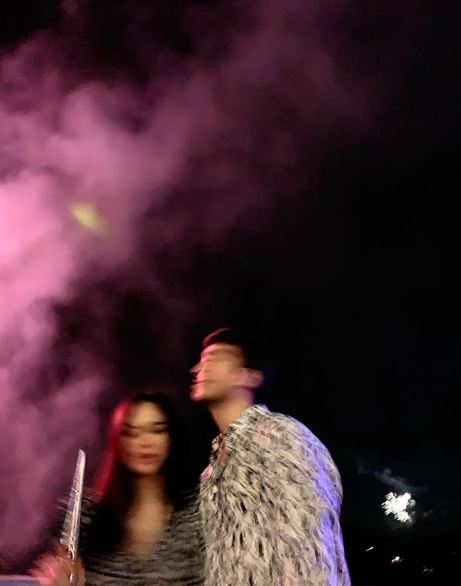 12 Potret honeymoon Aura Kasih dan Eryck Amaral, mesra banget