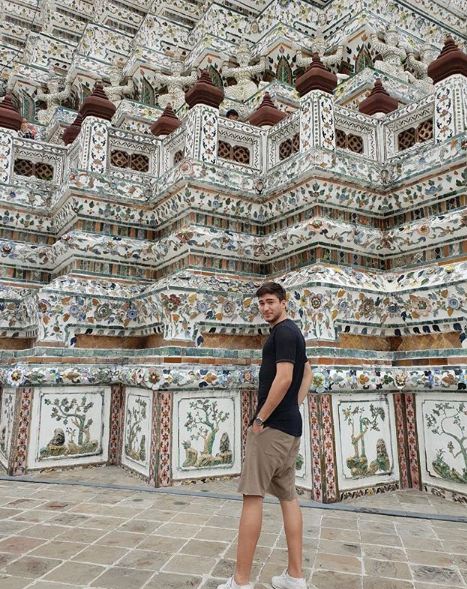 12 Potret honeymoon Aura Kasih dan Eryck Amaral, mesra banget