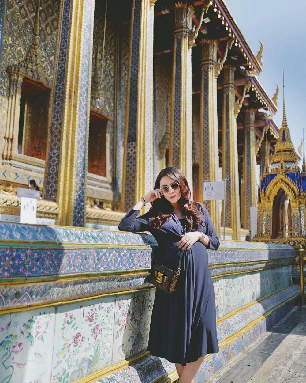 11 Potret babymoon Momo Geisha & suami, seru & romantis