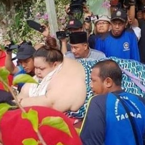 7 Momen evakuasi wanita berbobot 350 kg, sampai jebol pintu rumah