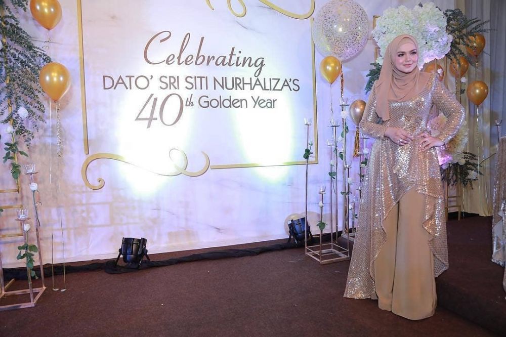 10 Momen ulang tahun Siti Nurhaliza, beri gelang emas ke ibunda